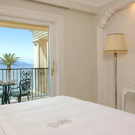 Ξενοδοχείο Grand Royal 5*