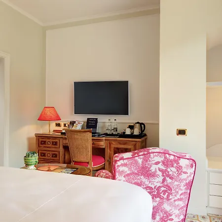 Hotel Grand Royal
