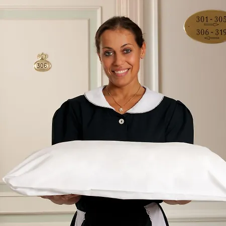 Hotel Grand Royal 5*