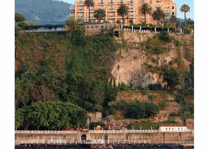 Grand Royal 5* Сорренто