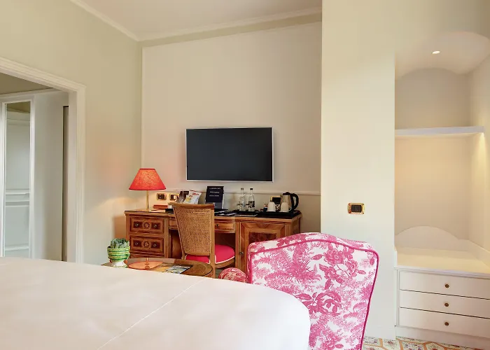 Отель Grand Royal