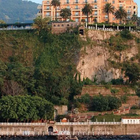 Grand Royal 5* Península Sorrentina