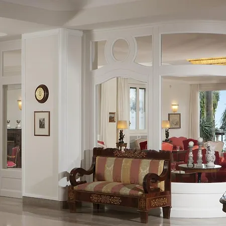 Grand Royal Hotel
